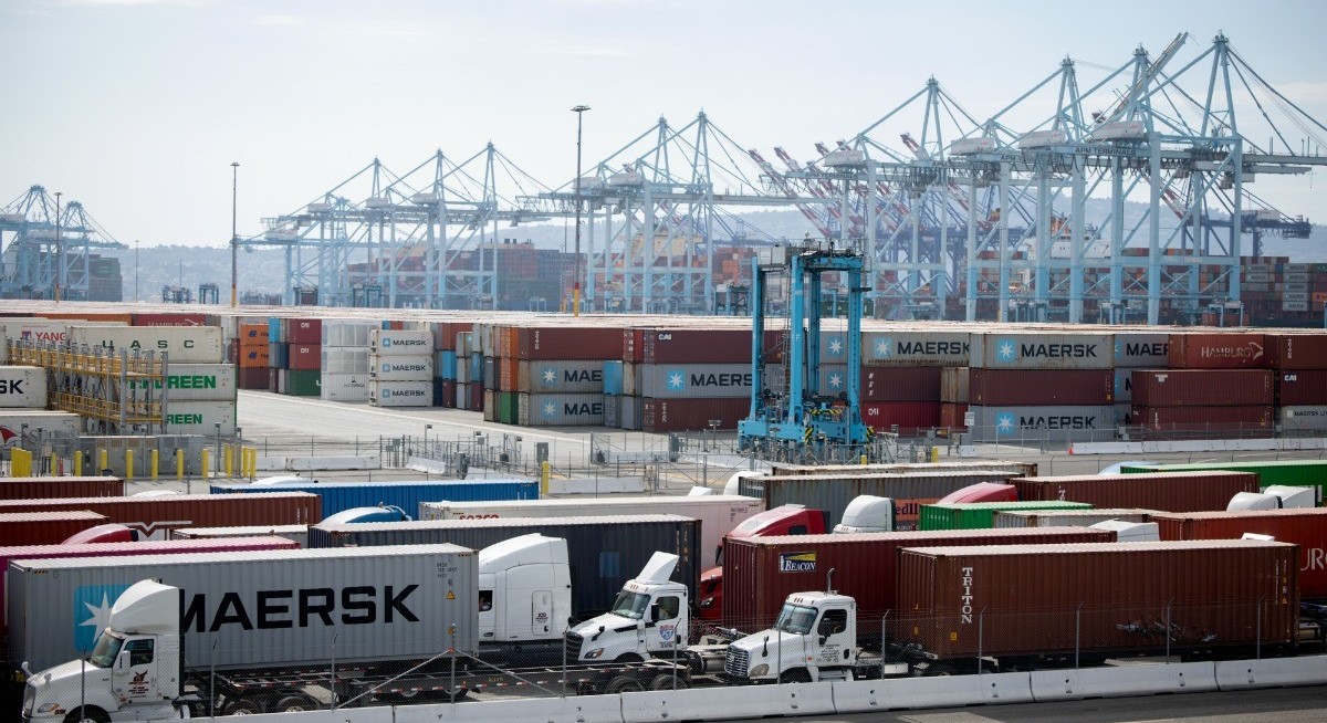 US trade deficit narrowed in August as imports declined