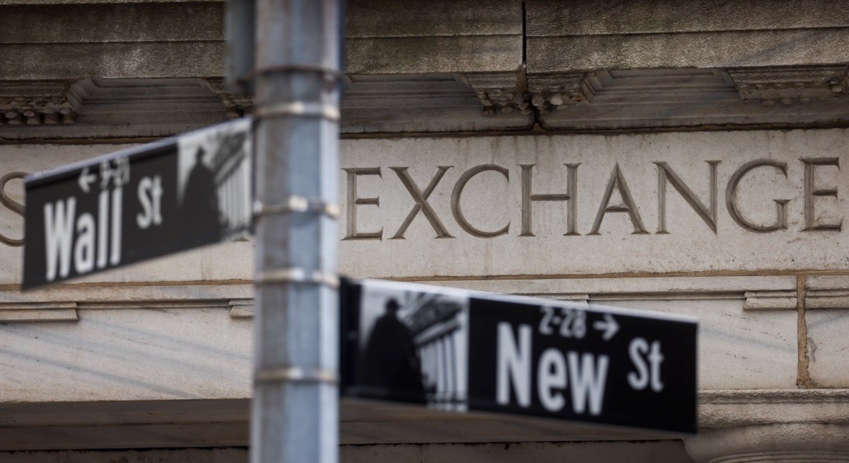 World stocks stall as Iran nuclear talks hit early snag