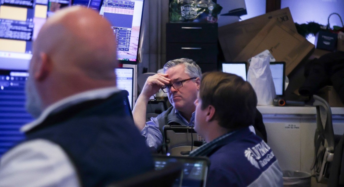 Wall Street falls as SpaceX’s rout offsets US-Iran hopes