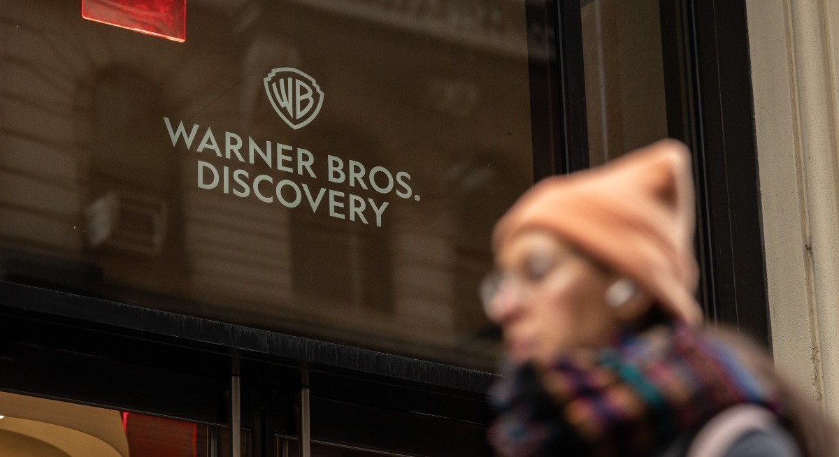 Warner Bros CEO tells staff board wants higher takeover bid
