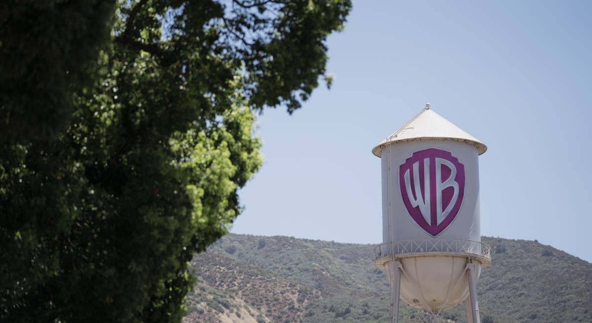 Warner Bros suitors put final touches on bids from Paramount, Comcast and Netflix