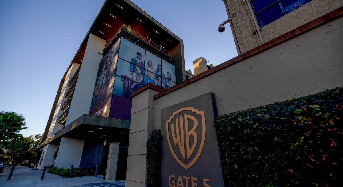 Paramount said to have raised bid for Warner Bros in challenge to Netflix's dominance