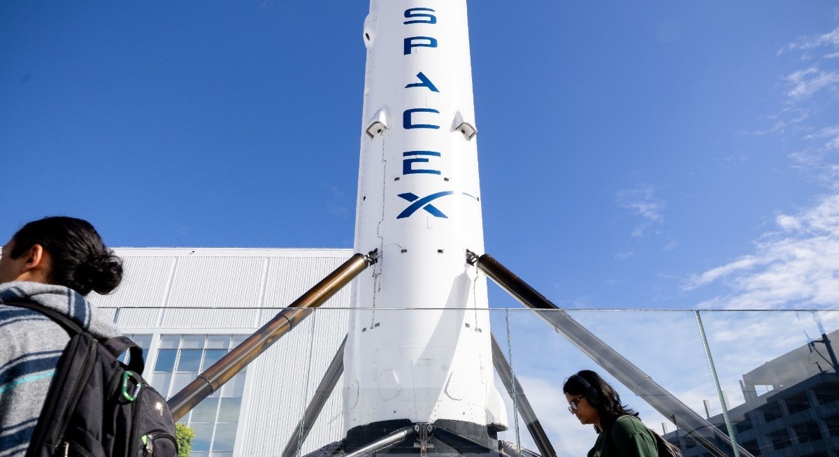 Goldman Sachs to lead SpaceX’s mega-IPO bank line-up — Bloomberg