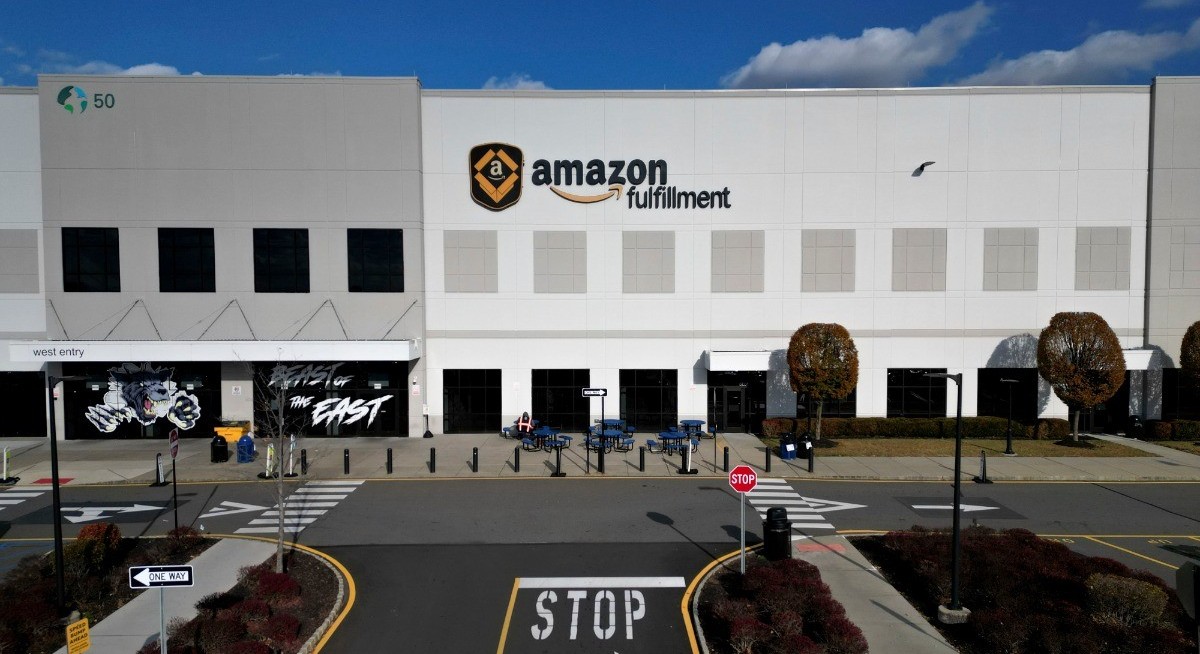 Amazon seeks to raise at least US$25 bil from bond sale — Bloomberg