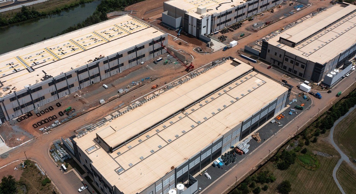 Amazon data centre tally tops 900 amid AI frenzy, documents show