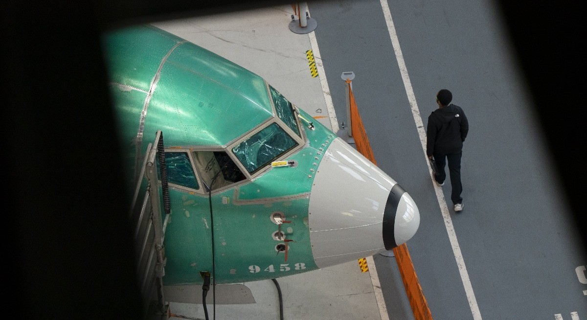 US regulator tells airlines to check Boeing 737 Max jets for cracks