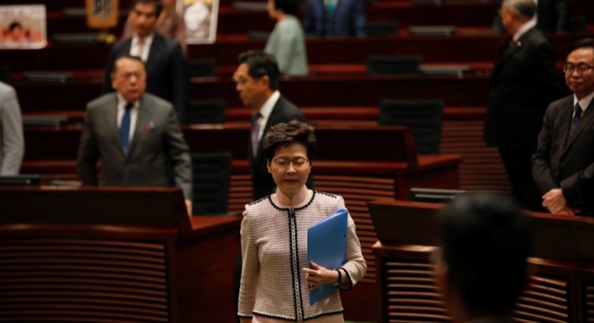 Jeers force Hong Kong leader to abandon address with no olive branch on offer