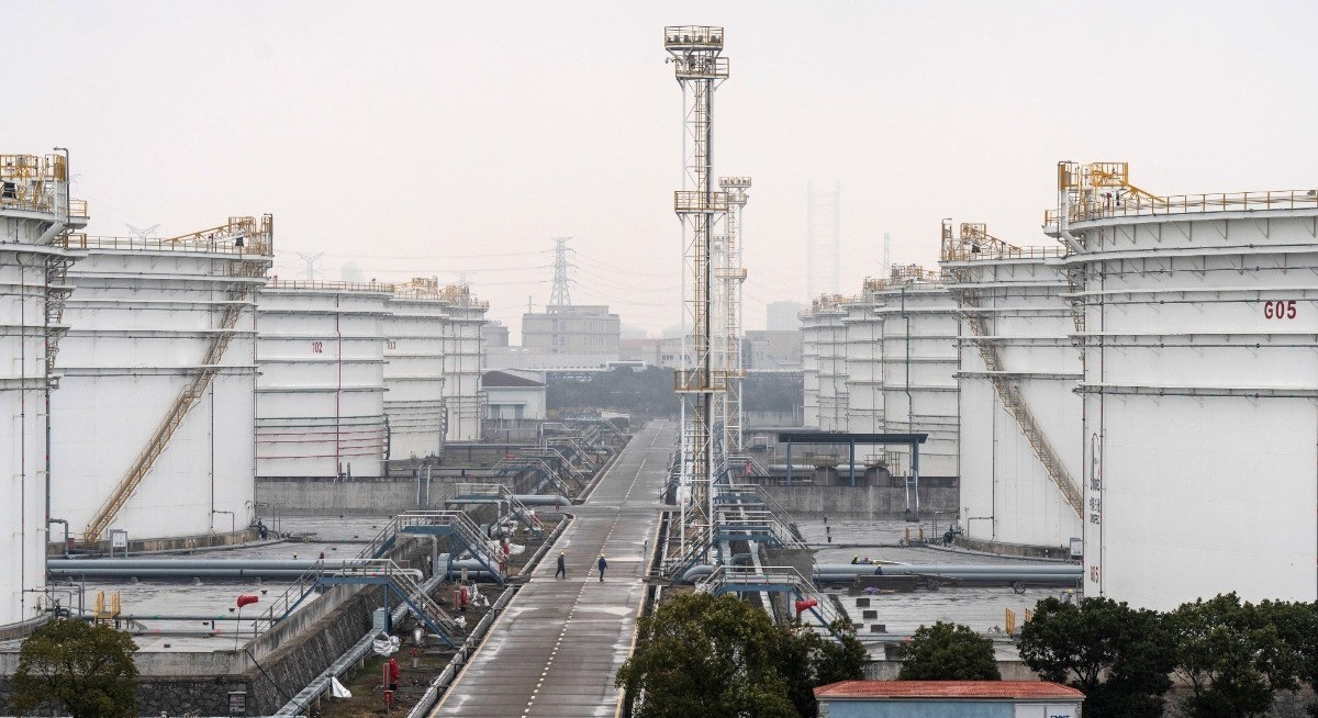 China seen lifting some fuel export curbs on ample supplies