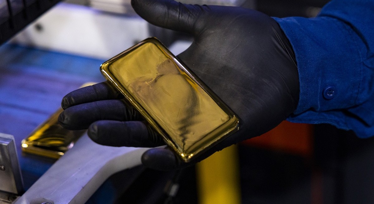 Gold falls as Trump threatens escalation of US attacks on Iran