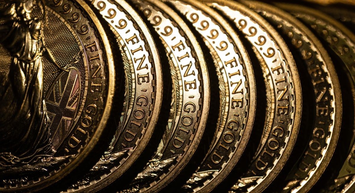 Gold to snap nine-week winning run as heat comes out of rally