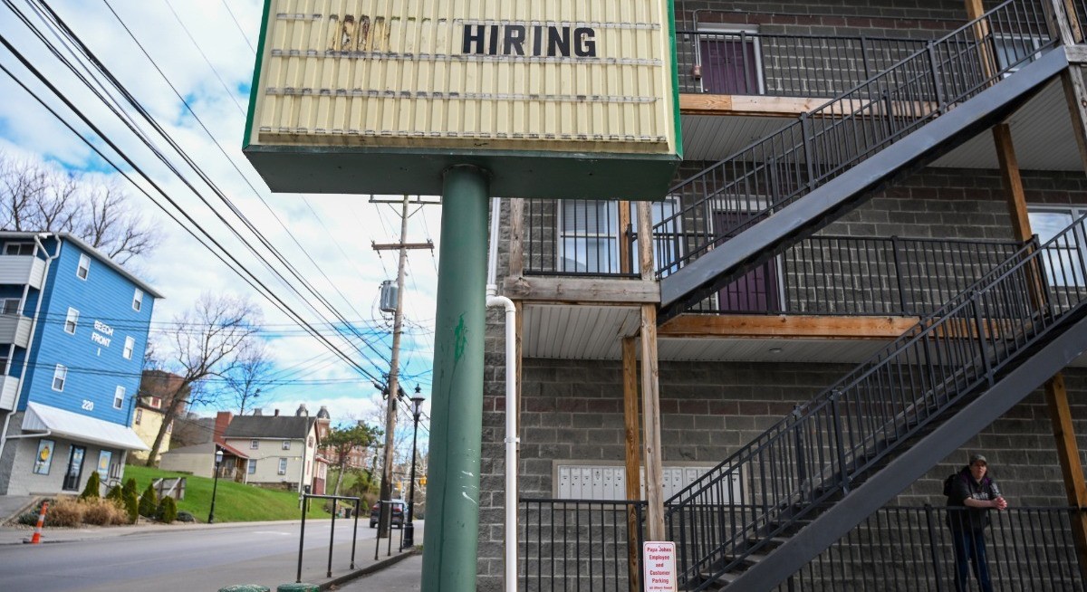 US job openings tick up, suggesting stable labour demand