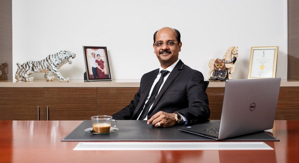 How Info-Tech Systems' CEO went from handing out resumes to taking his company public