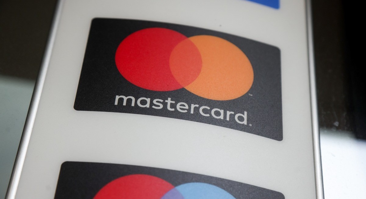 Judges gives preliminary OK to Visa-Mastercard swipe-fee deal