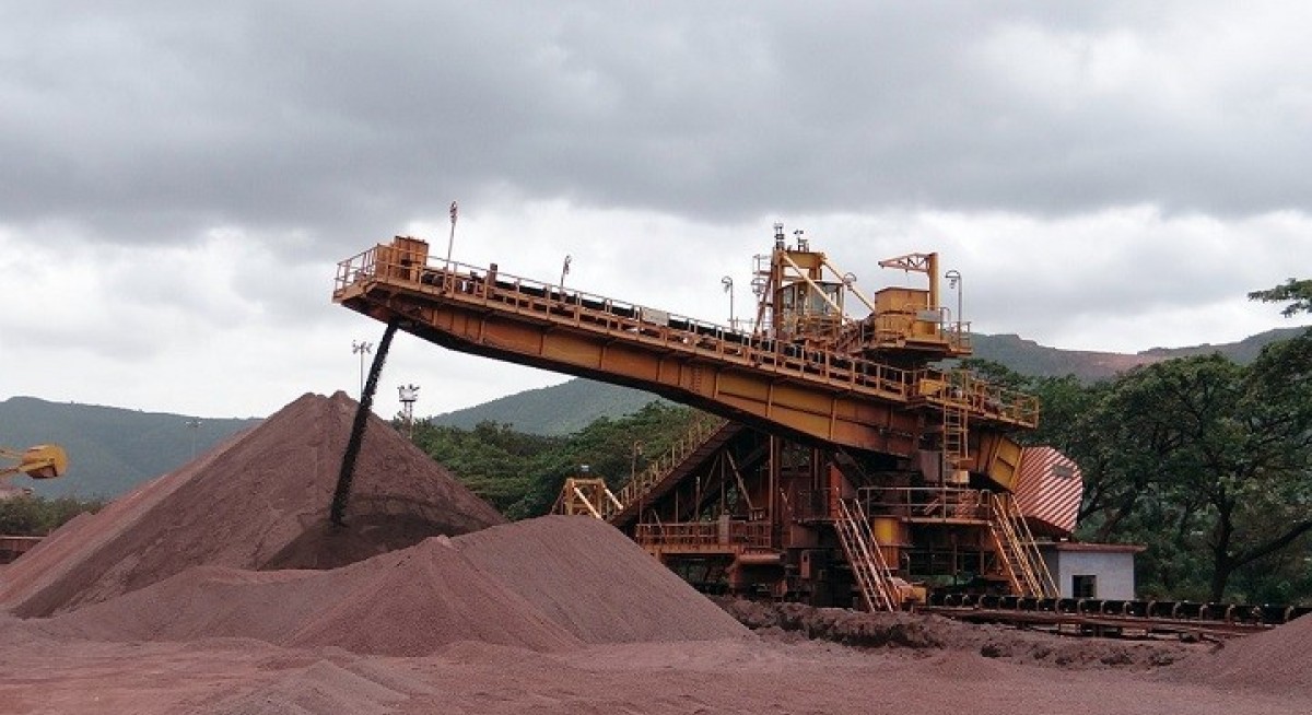 Iron miner Fortress Minerals lists; digs in to meet further demand from China