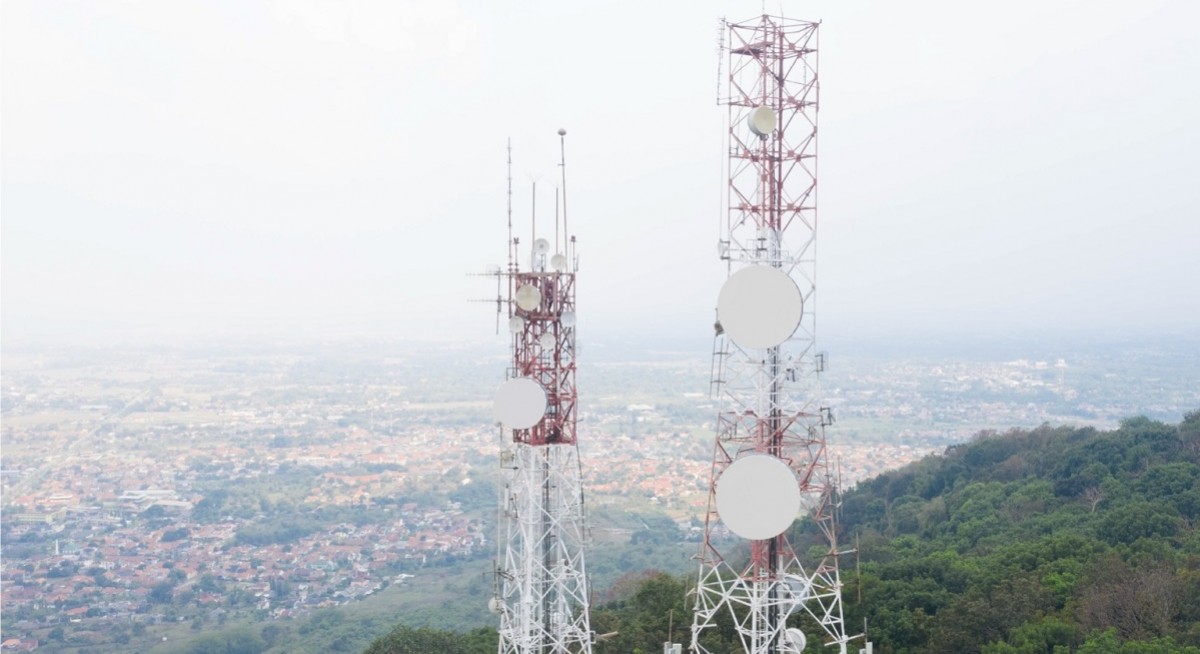 Singtel-linked Telkomsel sells 4,000 telecom towers for $580 mil