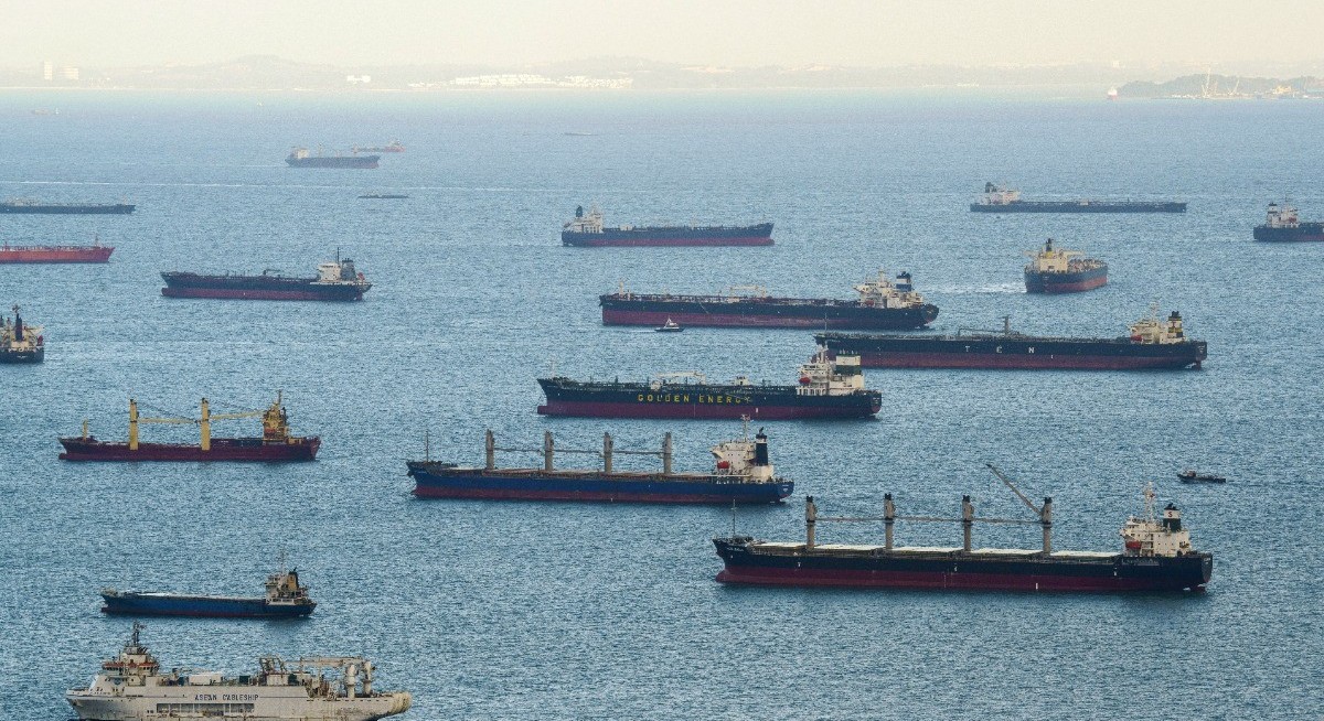 War-tested oil traders descend on Singapore as fresh risks loom; Brent threatens to spike above $100 amid Hormuz attacks and diesel tightness