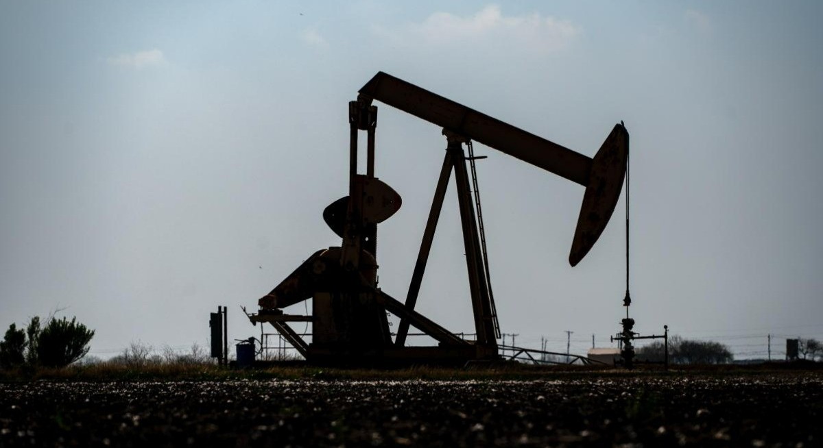 Oil steadies after first drop this week on peace talk optimism