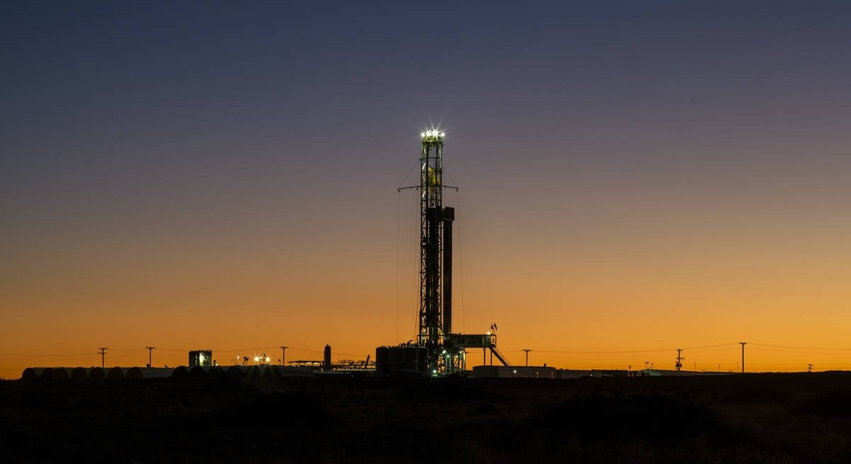 Crude oil drives higher as traders brace for longer Mideast war