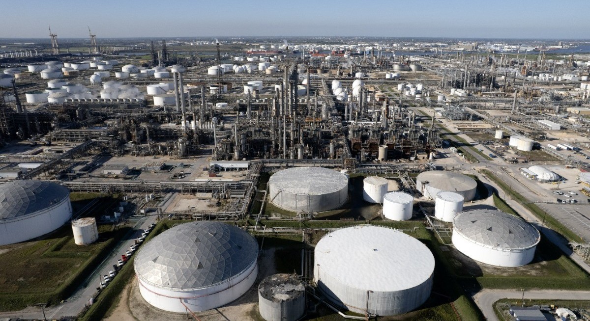 Oil extends decline after Trump says close to deal with Iran