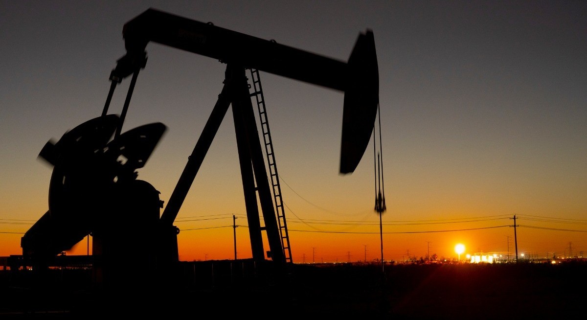 Oil steadies as peace talks, flows through Hormuz in focus