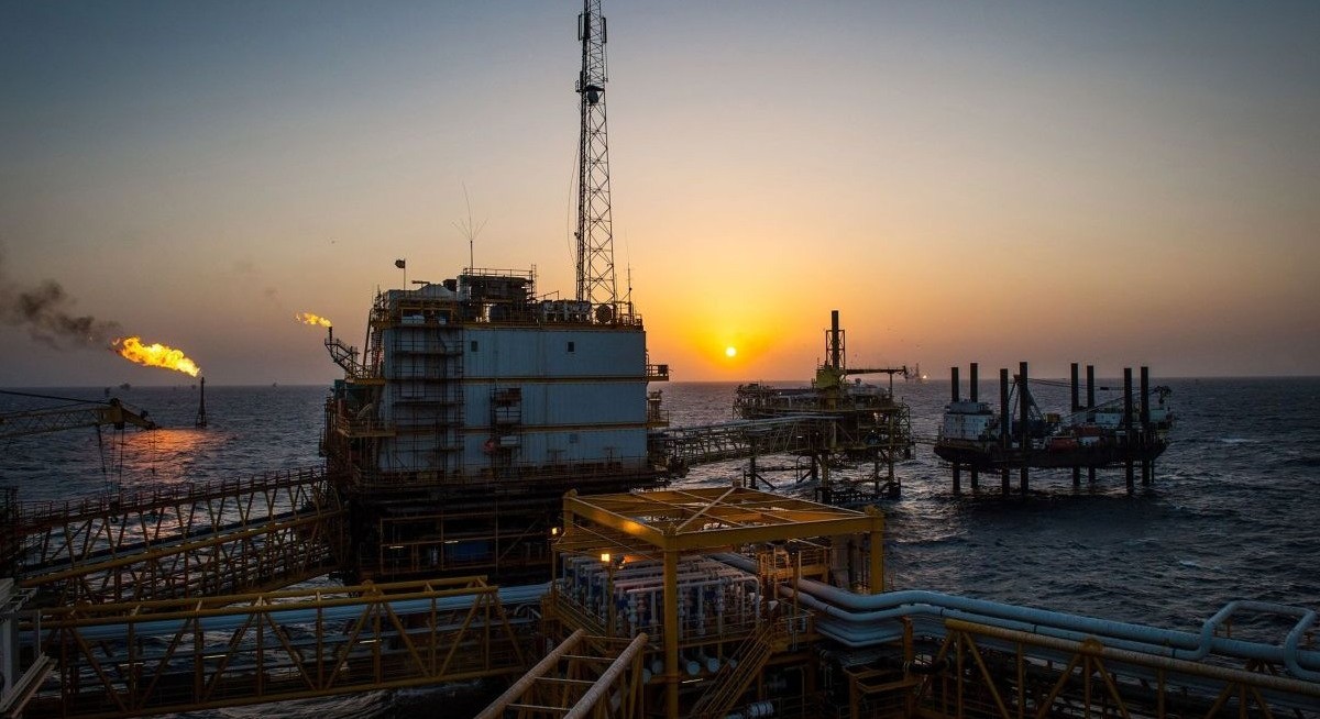 Oil crisis deepens as traders fret on longer Strait of Hormuz blockage