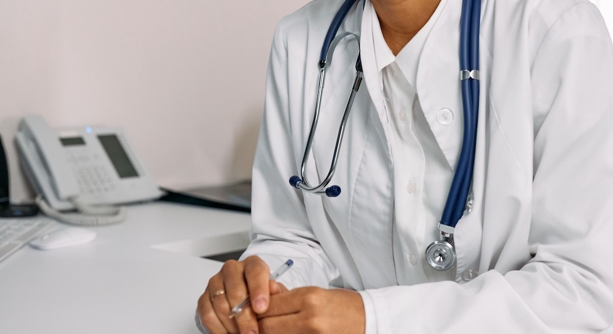 Singapore Healthcare Staff Get New AI Tools to Improve Efficiency