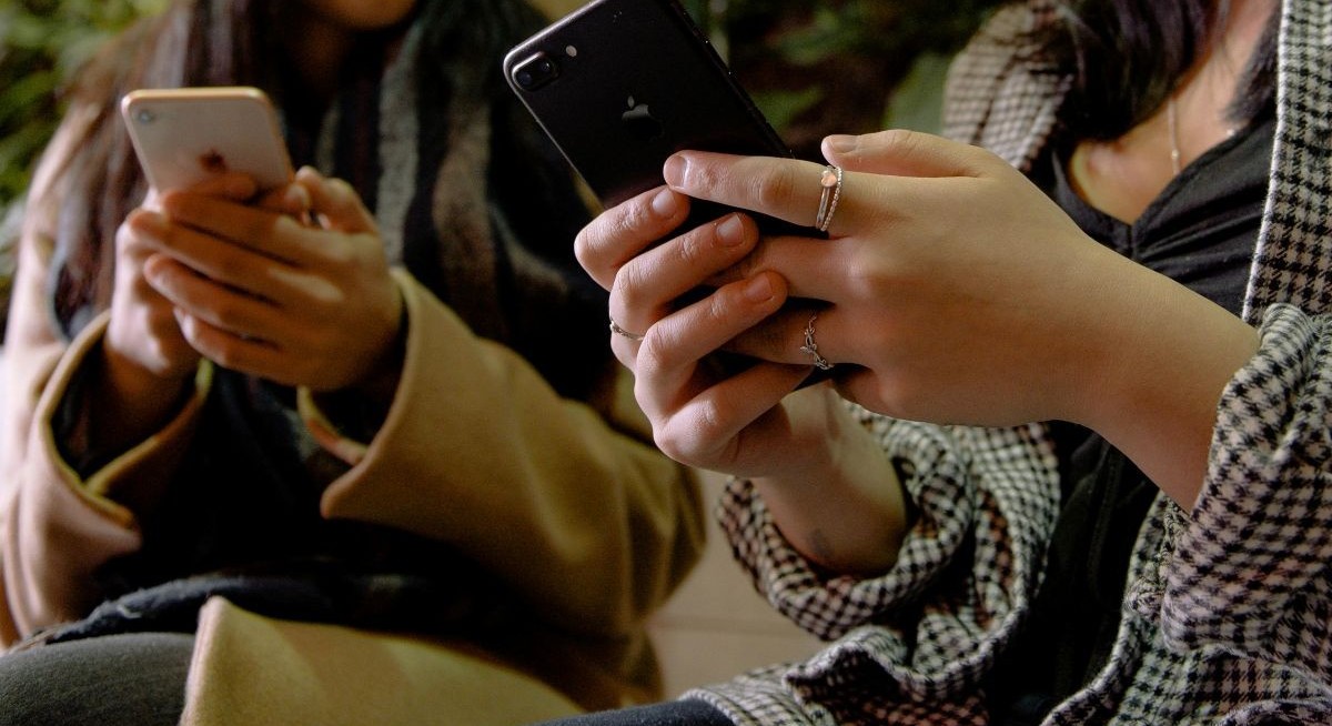 Analysts see Simba-M1 deal easing telco price wars, benefitting StarHub and Singtel