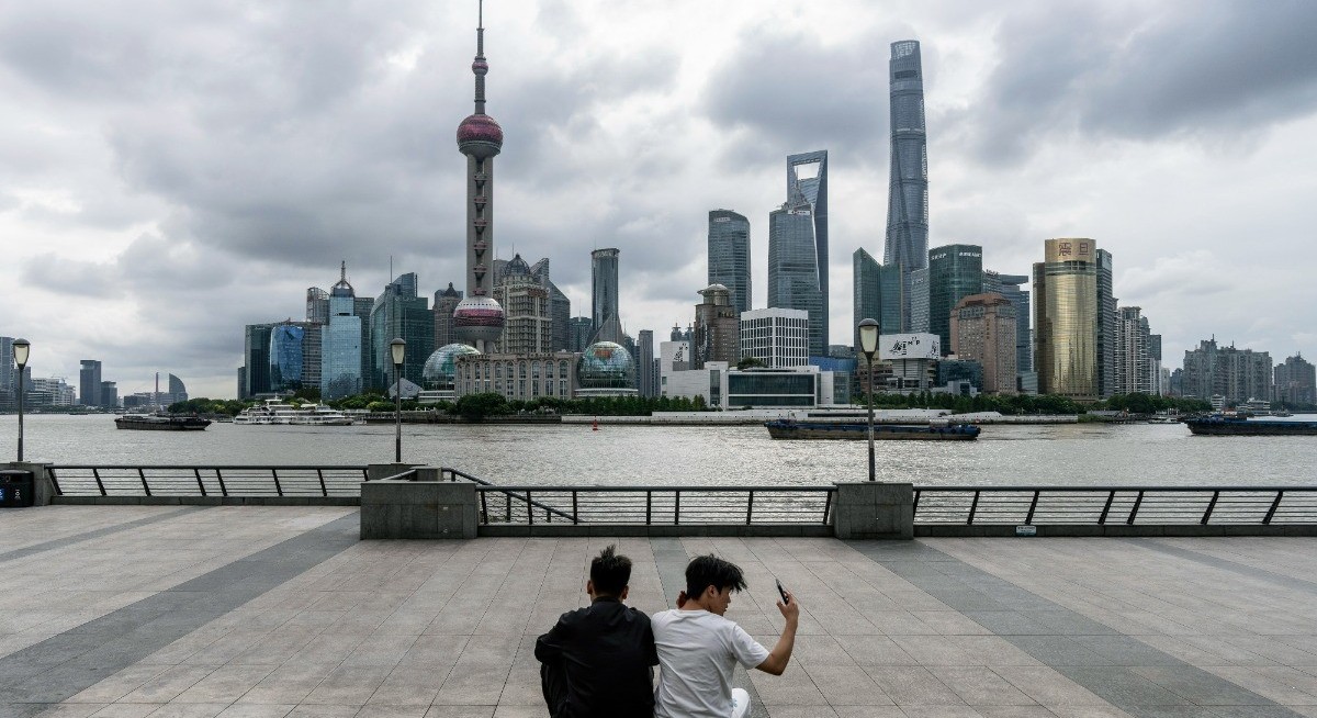 China’s economy falters with growth hurt by investment slump