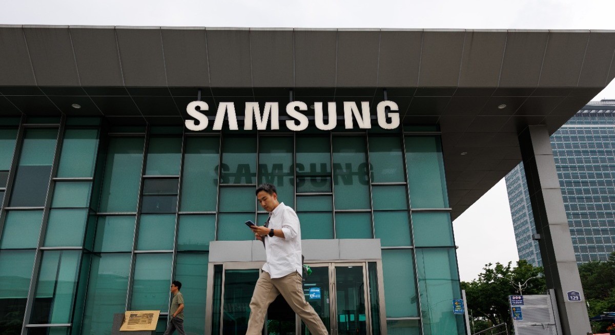 Samsung, SK Hynix dim lights, discourage driving in South Korean energy push