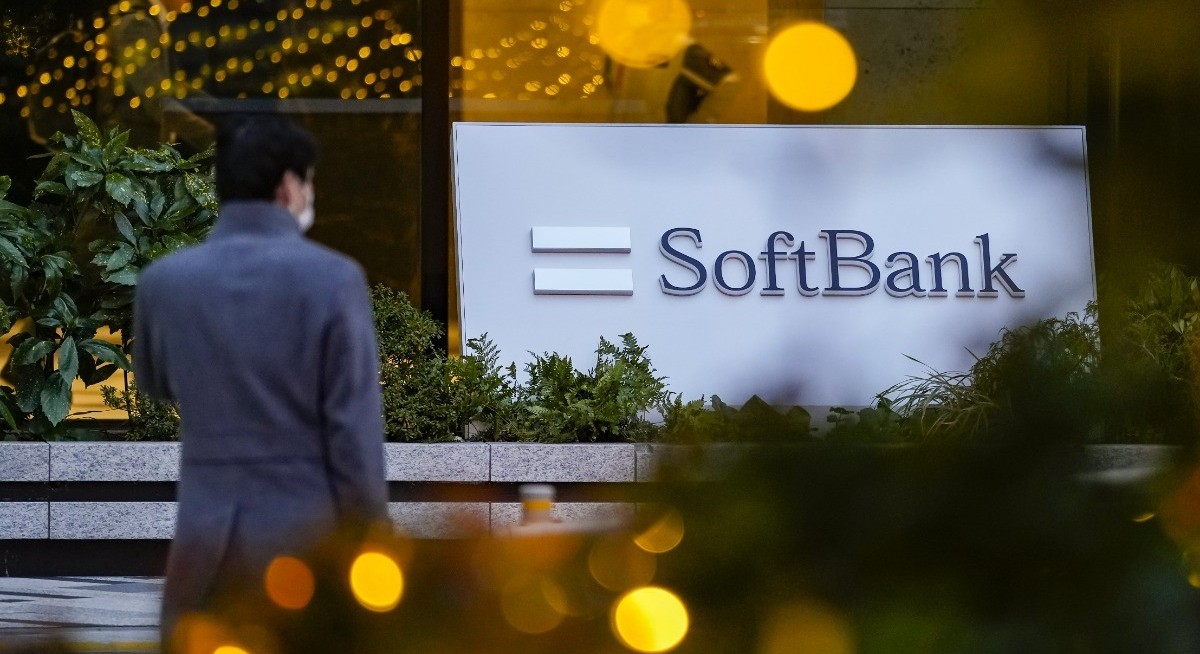 SoftBank’s latest yen bond yield highest since 2010