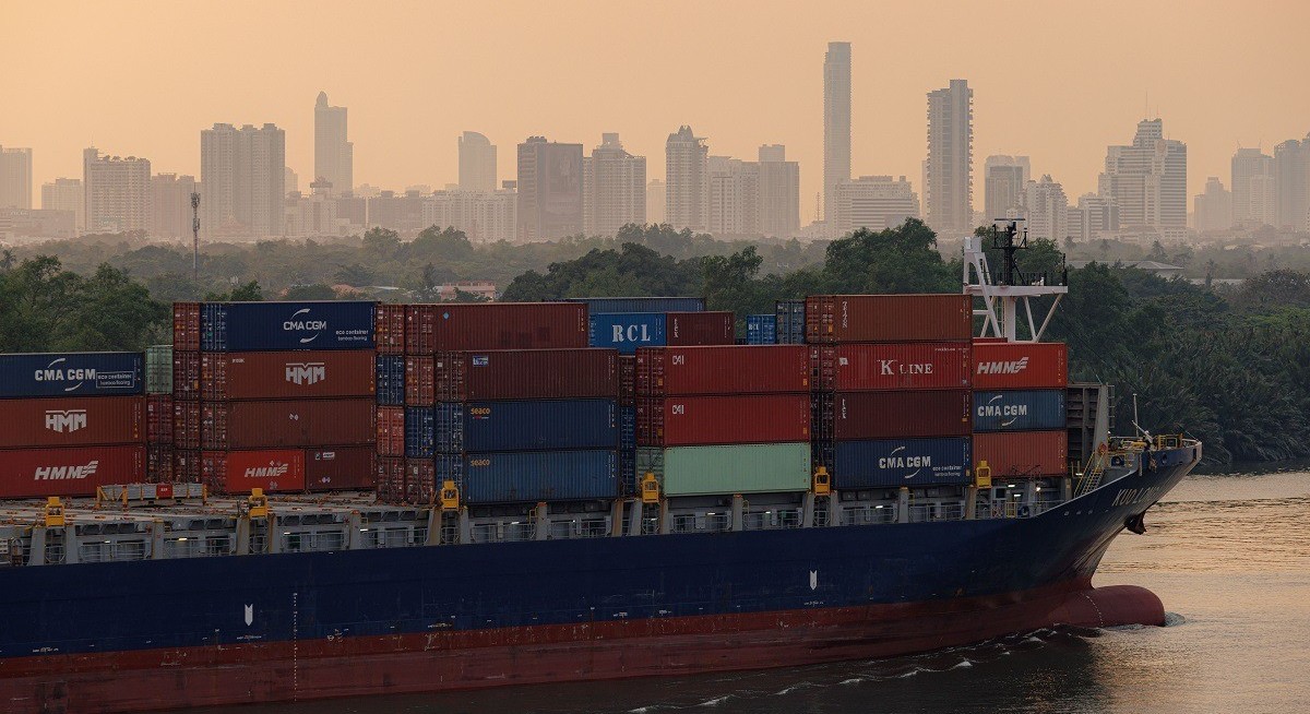 Thailand trade deficit widens as imports surge, baht strengthens