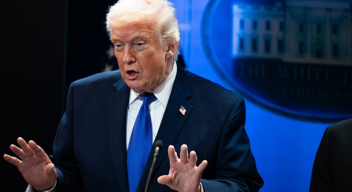 Trump signs 10% global tariff in bid to salvage trade agenda