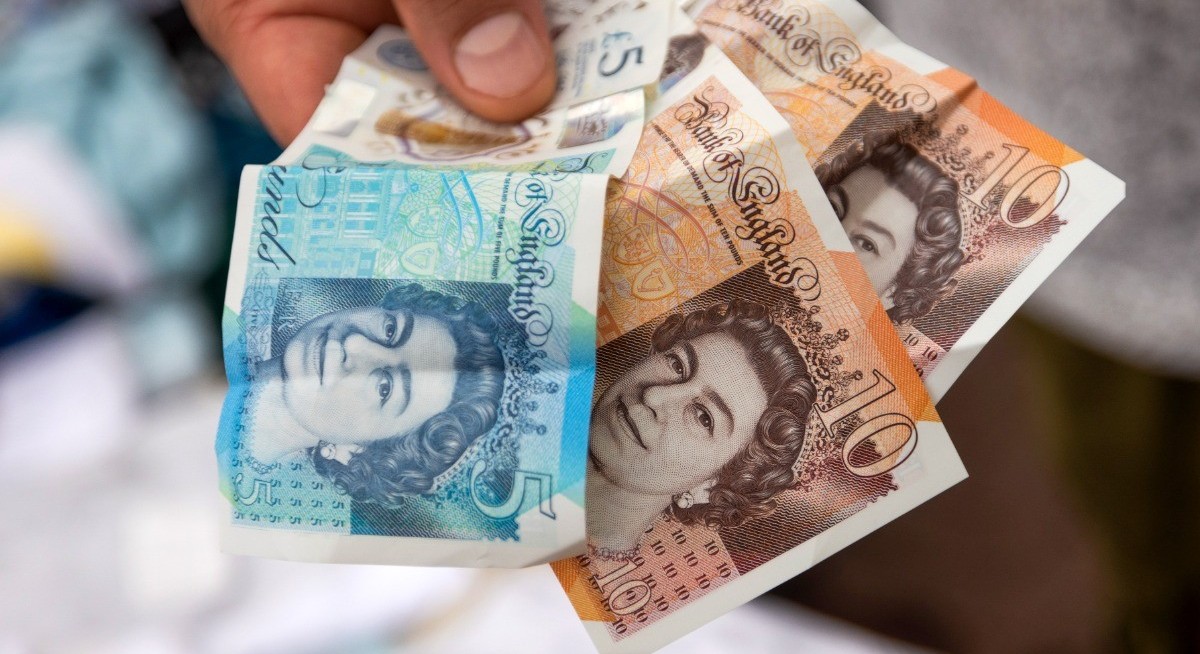 Pound, gilts rise after UK Prime Minister Starmer resigns