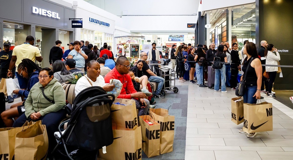 Black Friday sales rise, signalling US consumers’ resilience