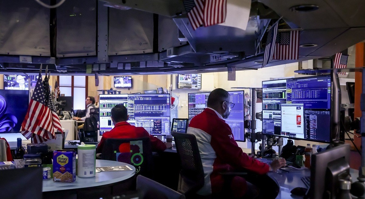 US stocks gain on optimism over US-Iran deal to open Hormuz