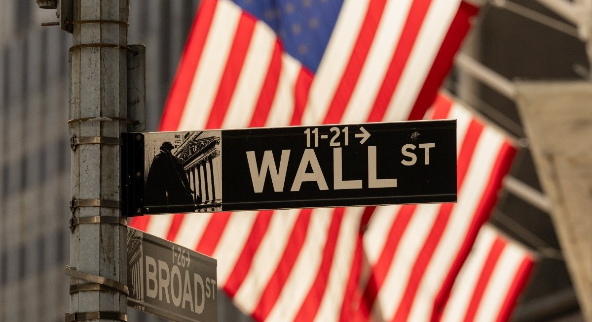 US futures waver as oil drops on Iran hope; SpaceX extends gains