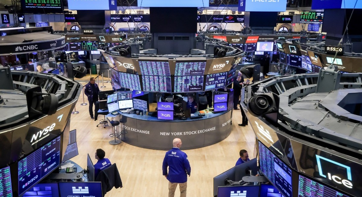 US stocks extend bull run as Amazon inks US$38b OpenAI deal