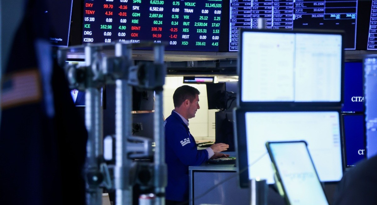 US stocks fall as 30-year bond yields surge after Fed