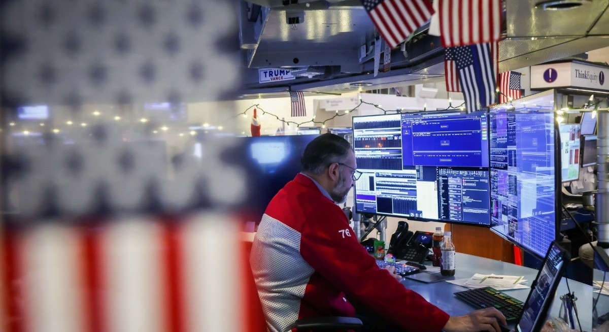 US stocks fall on report Iran is halting messages with US