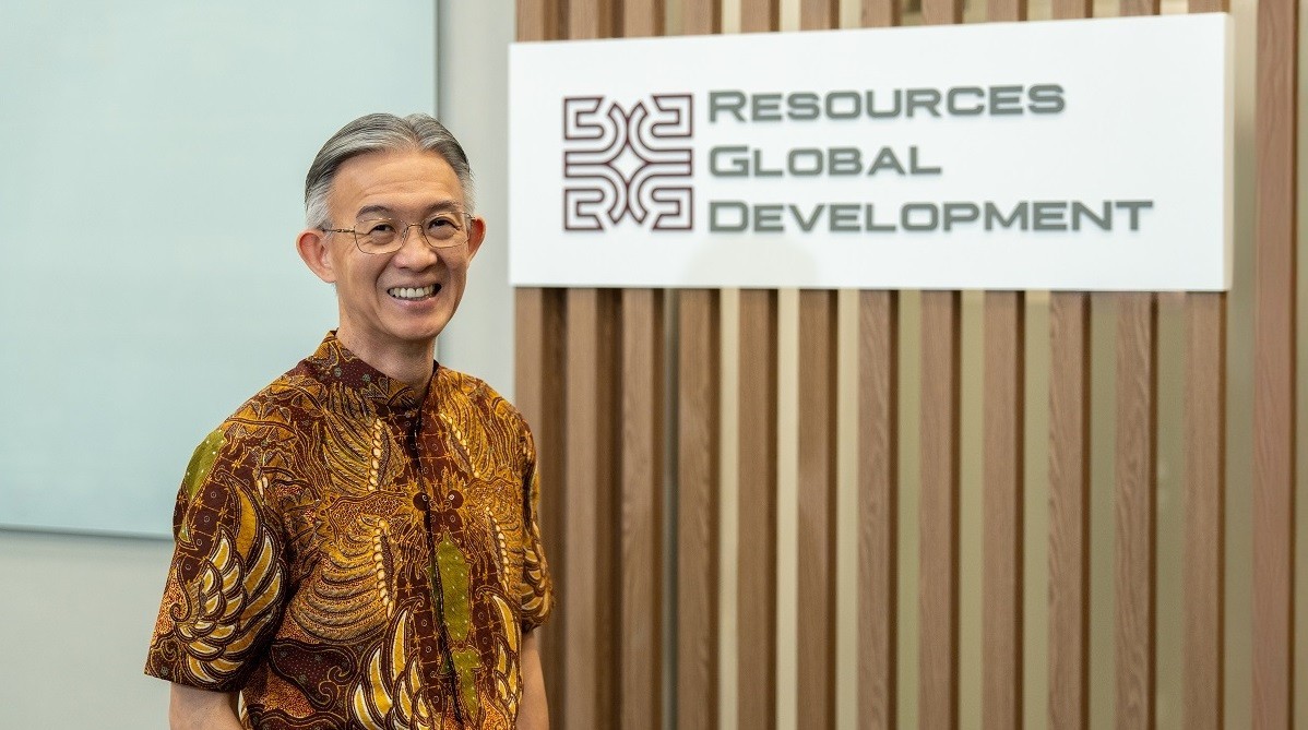 Coal burrows on - THE EDGE SINGAPORE